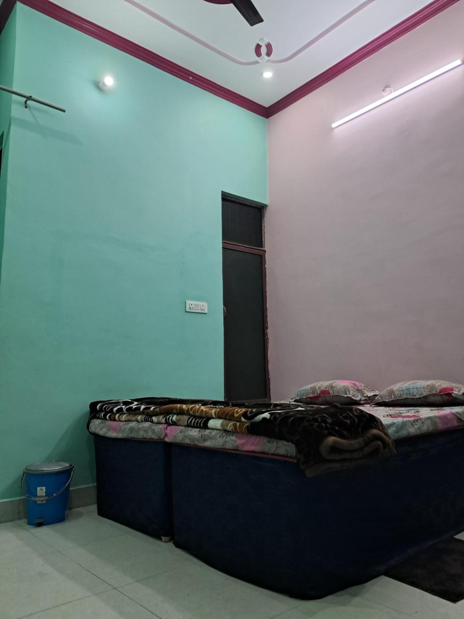 Rastogi Niwas - 3km Away From Triveni Sangam *