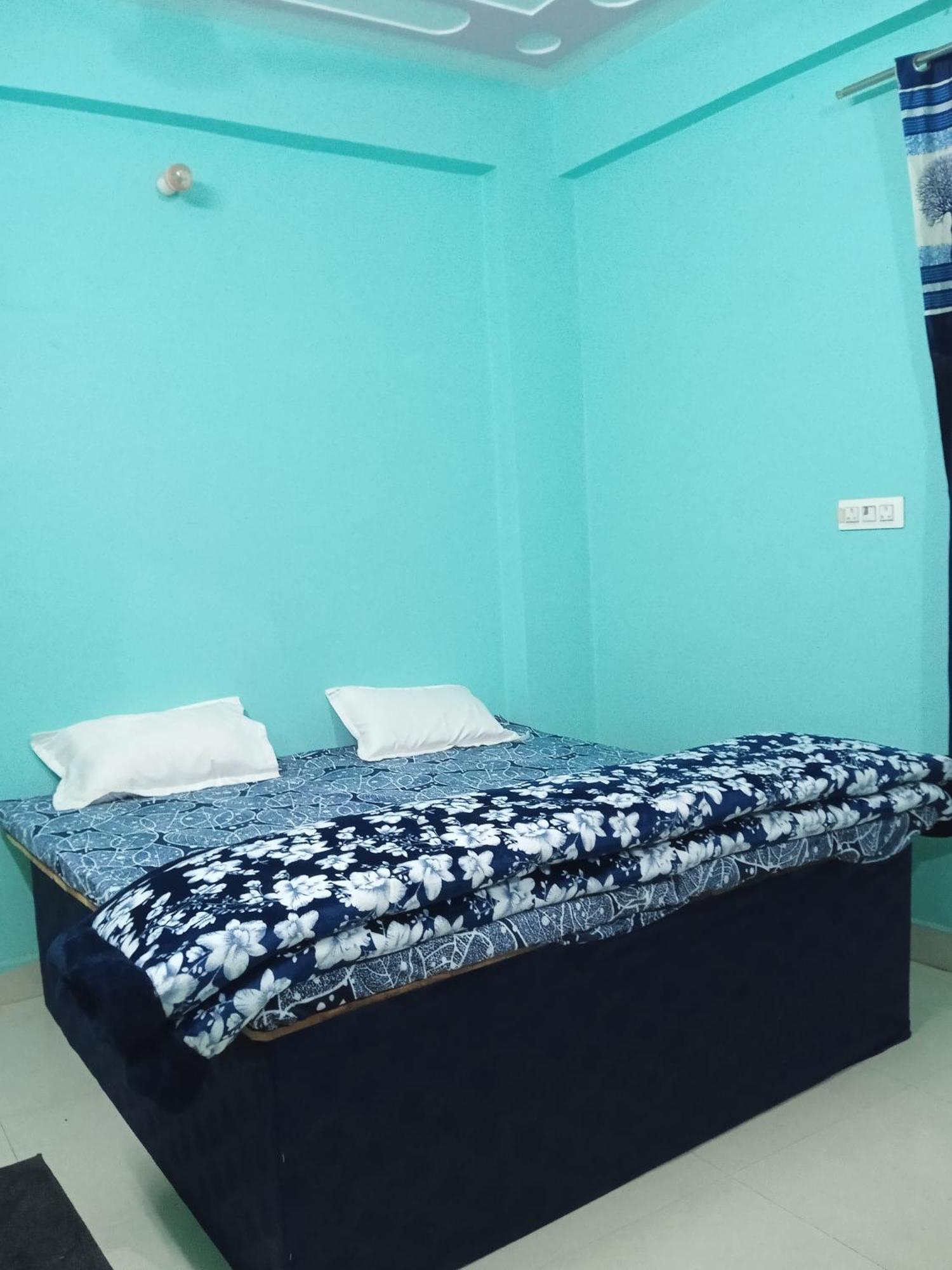 Rastogi Niwas - 3km Away From Triveni Sangam *